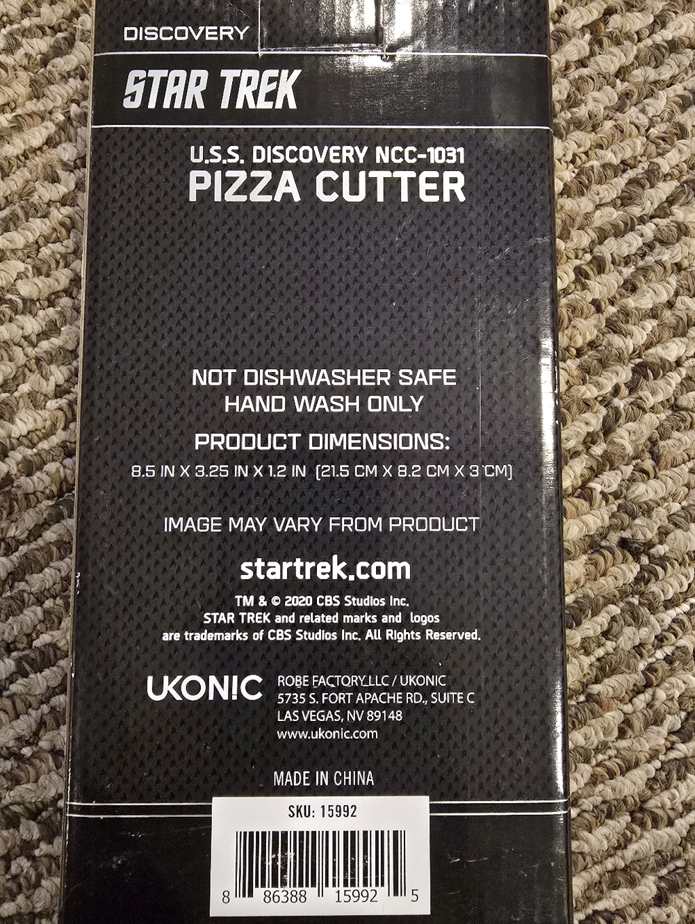Star Trek U.S.S. Discovery NCC-1031 Pizza Cutter - Silver And Bottle Opener - Picture 3 of 4